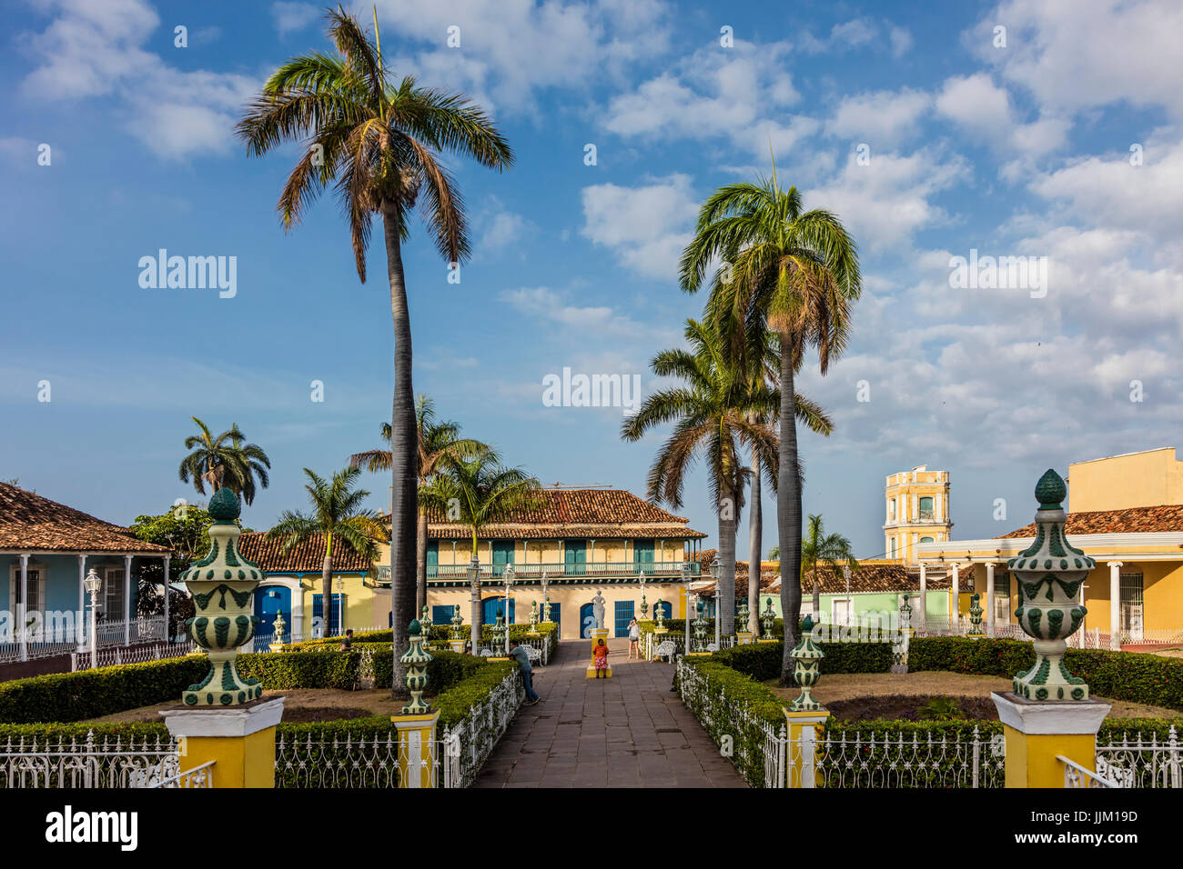 Die PLAZA MAYOR ist umgeben von historischen Gebäuden im Herzen der Stadt - TRINIDAD, Kuba Stockfoto