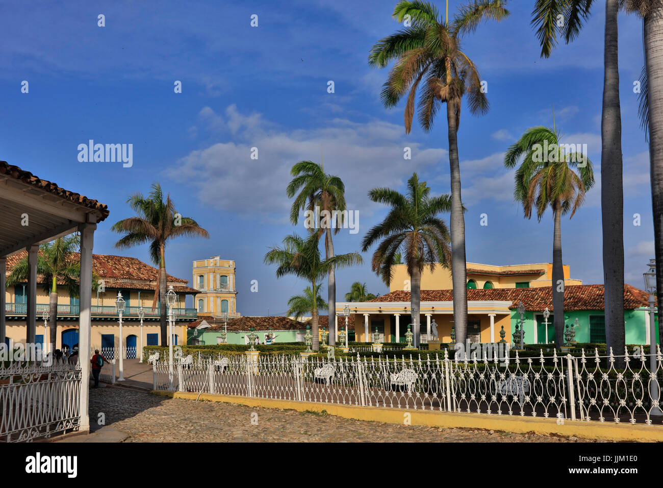 Die PLAZA MAYOR ist umgeben von historischen Gebäuden im Herzen der Stadt - TRINIDAD, Kuba Stockfoto
