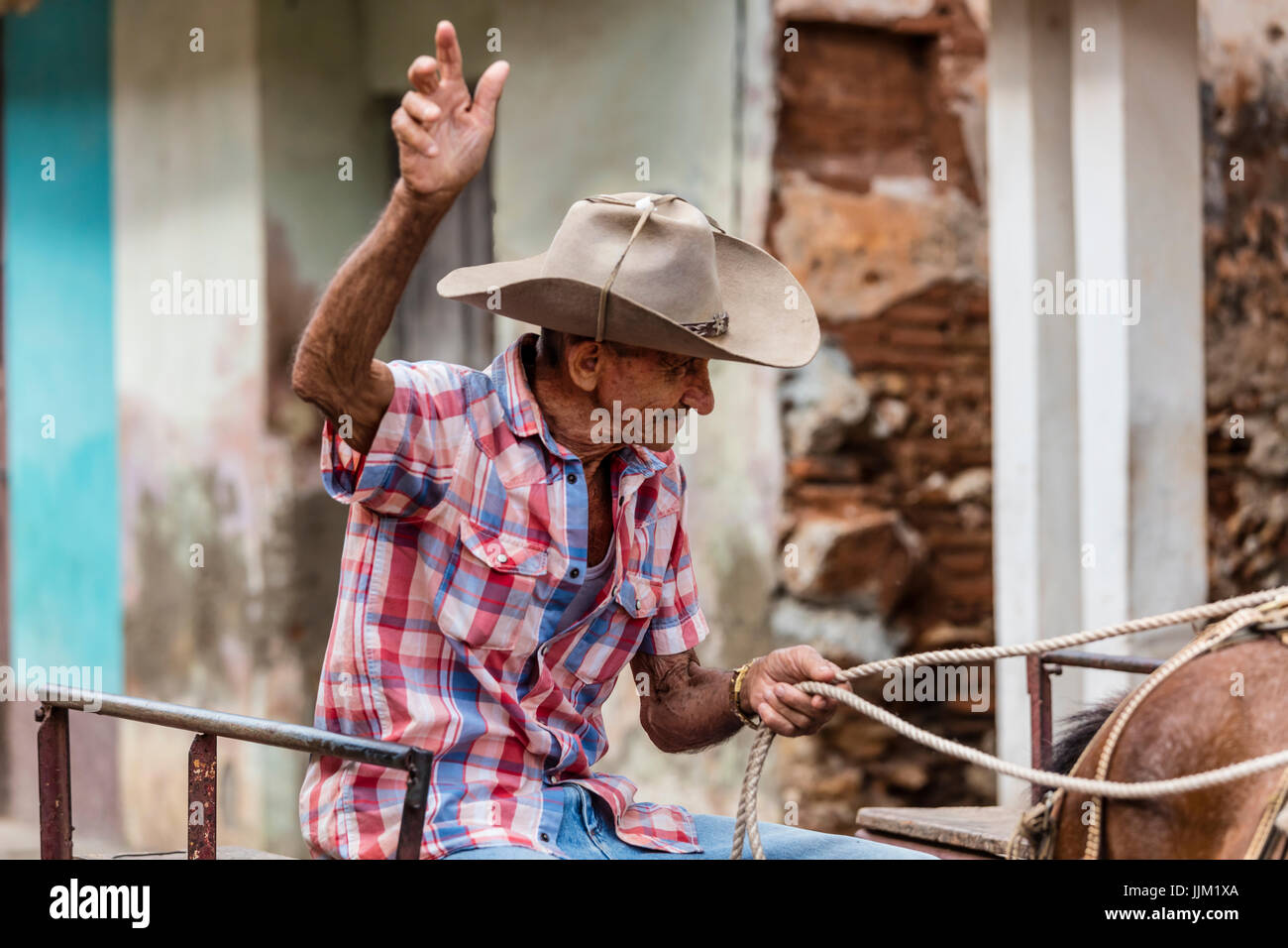 Ein Pferd gezeichneten Wagen ist einem gemeinsamen Standort in der historischen Stadt von TRINIDAD, Kuba Stockfoto