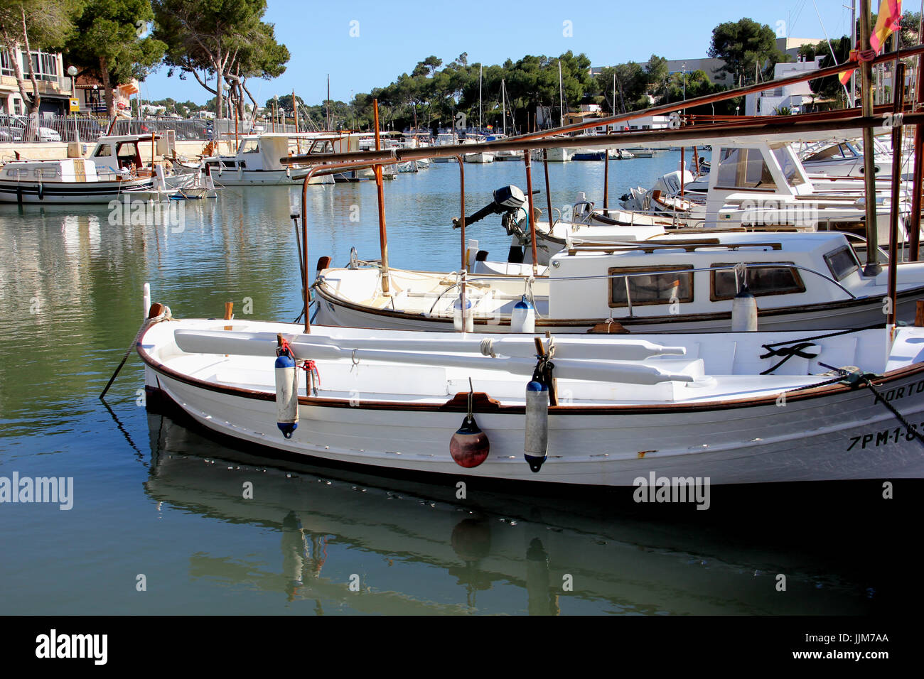Balearen, Mallorca, Portopetro, Boote im Hafen Stockfoto