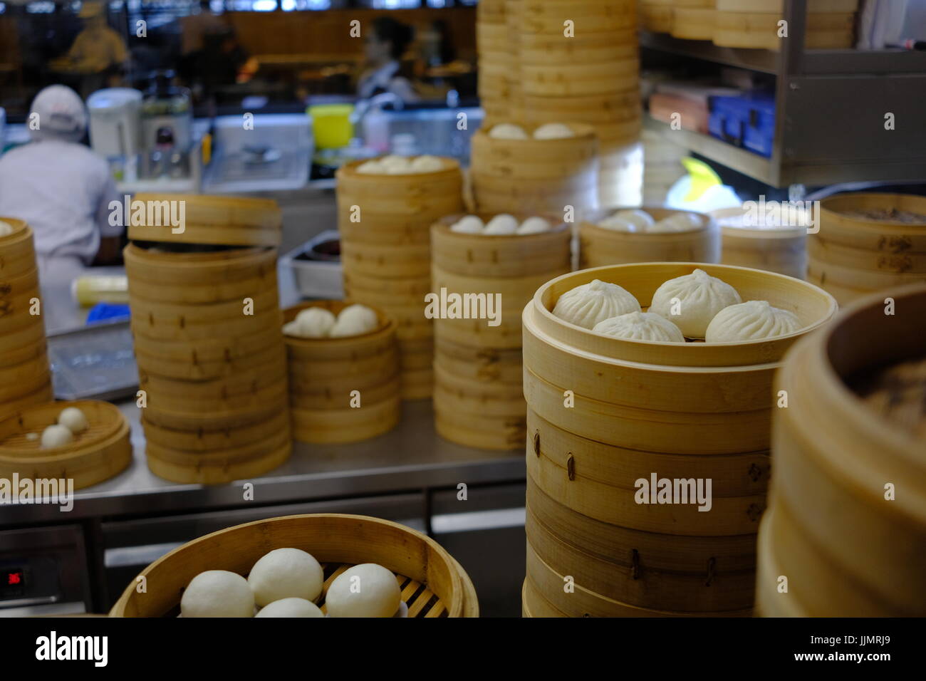 Dim Sum in einem Chines Malaysian Restaurant vorbereiten, sind die Knödel frisch zubereitet und auf Bestellung zubereitet. Stockfoto
