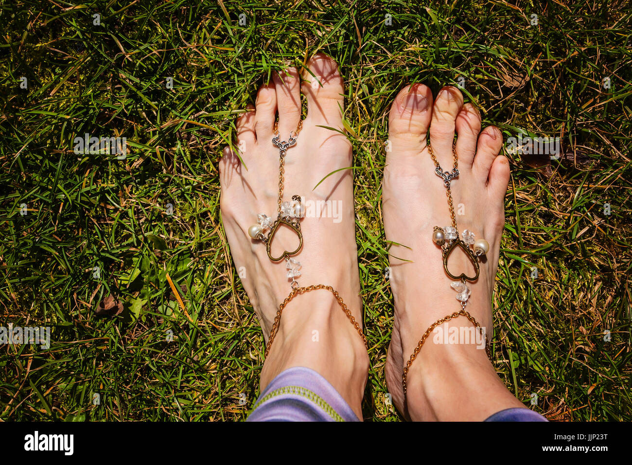 Fuß dekorative Ketten mit schmückenden Details für Mädchen Sommer Mode Stockfoto
