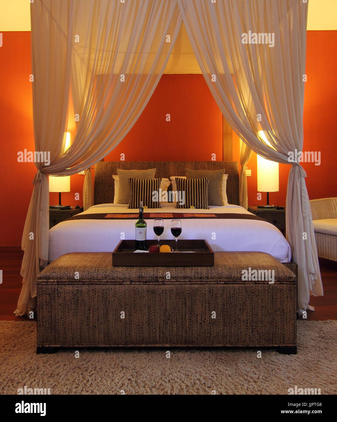 Romantisches Schlafzimmer Mit Kerzen Caseconrad Com