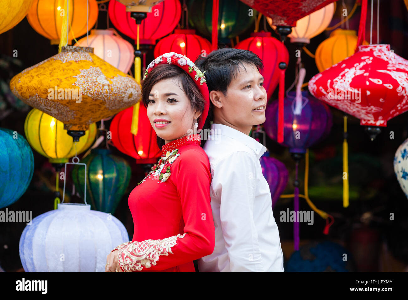 Vietnamesisches Hochzeitskleid Stockfotos Und Bilder Kaufen Alamy