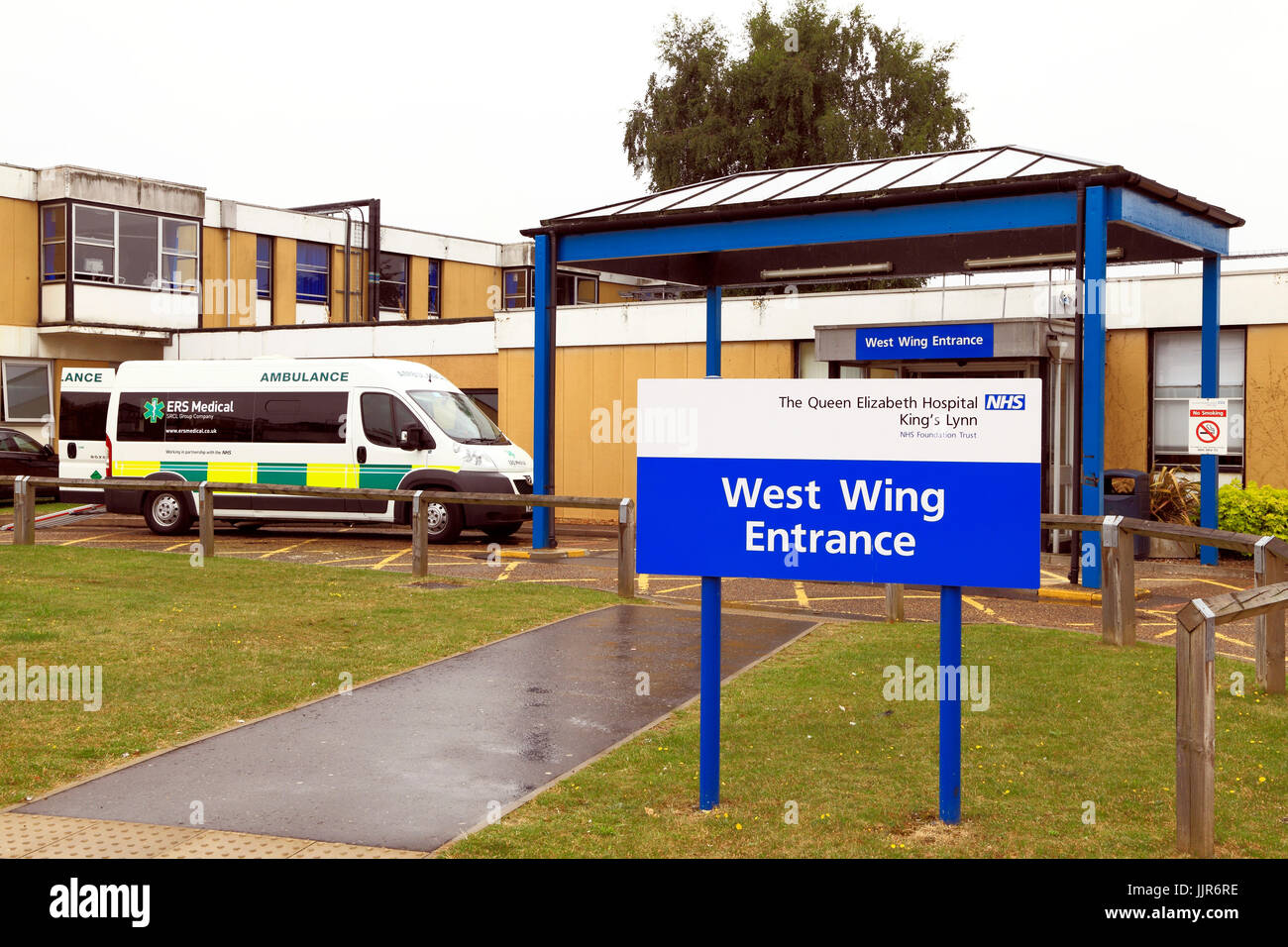 Krankenhaus der Königin-Elizabeth, Kings Lynn, Norfolk, West Wing, Eingang, NHS, Krankenhäuser, ERS medizinische Ambulanz, England, UK Stockfoto