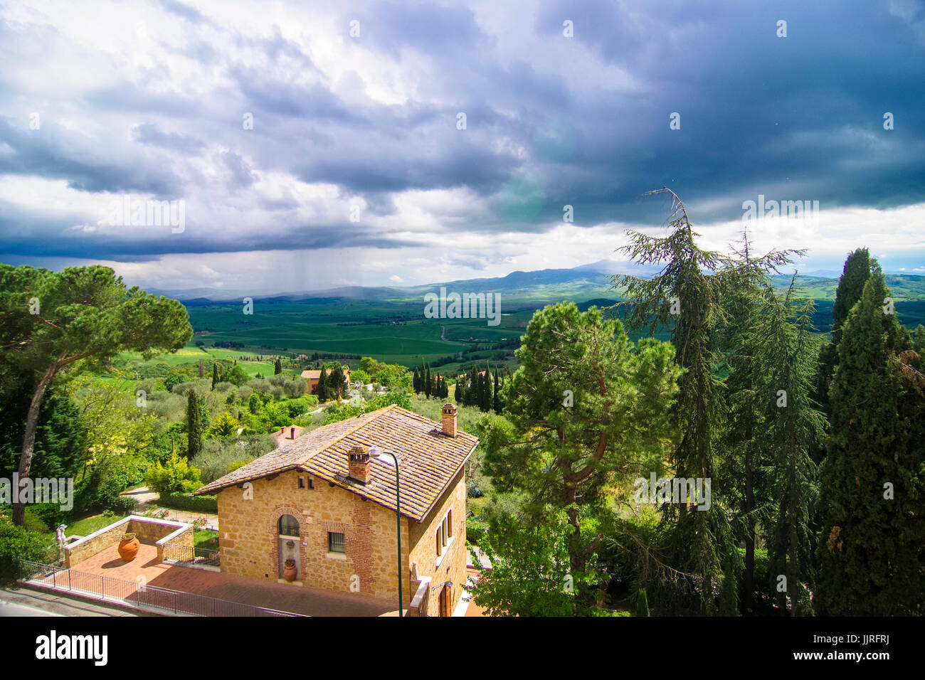 Straßenszenen aus der schönen alten Stadt Pienza, wo der Pecorino-Käse aus InTuscany, Italien kommt Stockfoto