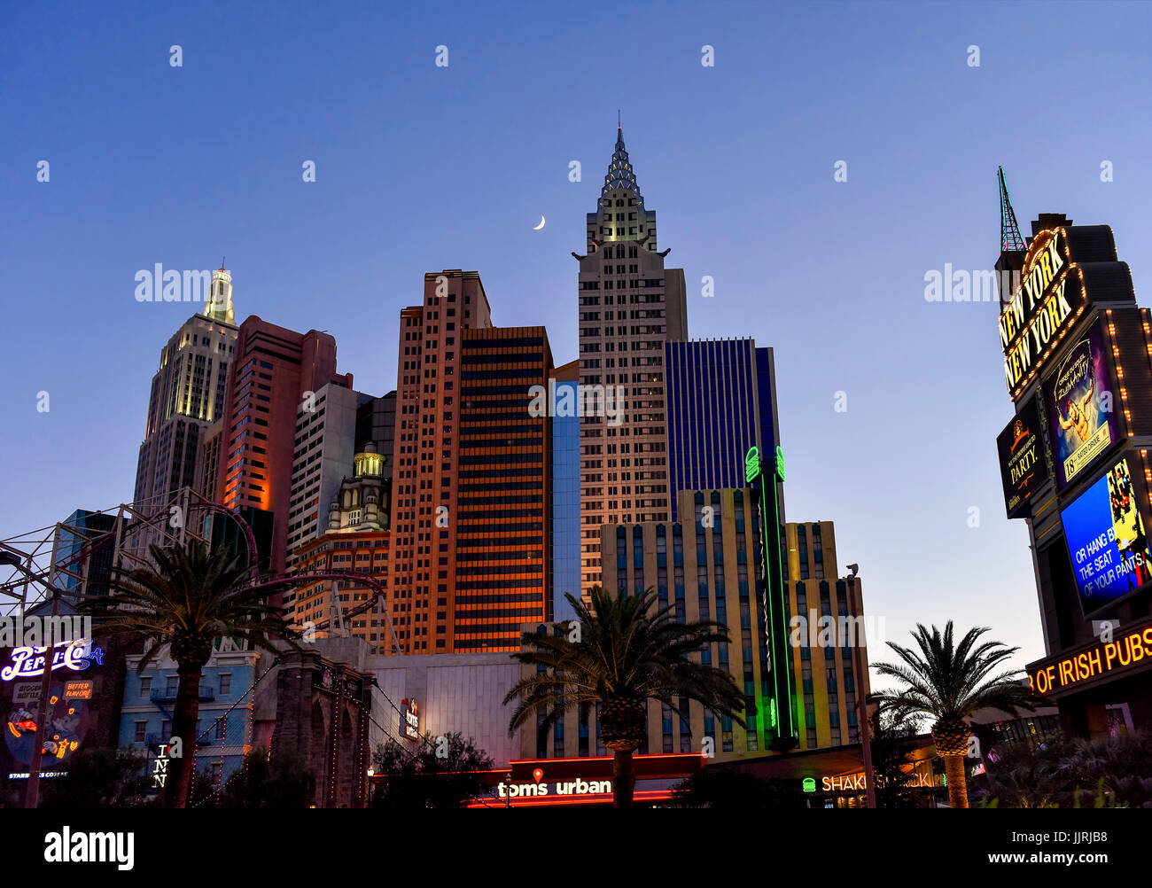 New York City auf, in der Dämmerung Stockfoto