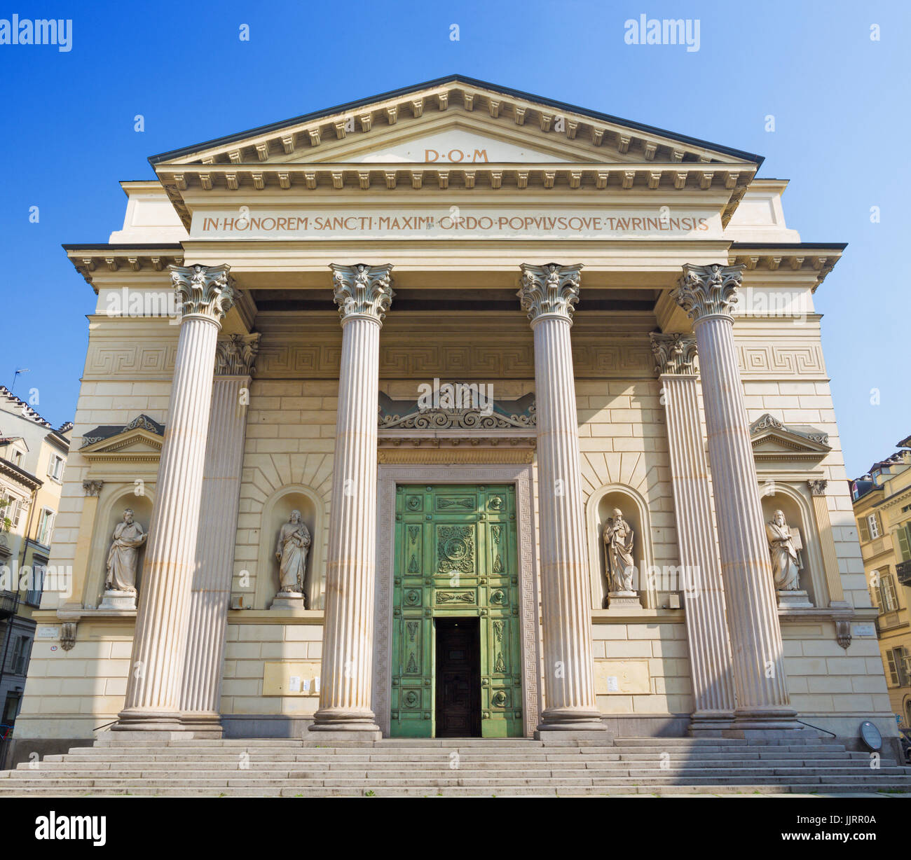 Turin - das Portal der Kirche Chiesa di San Massimo. Stockfoto