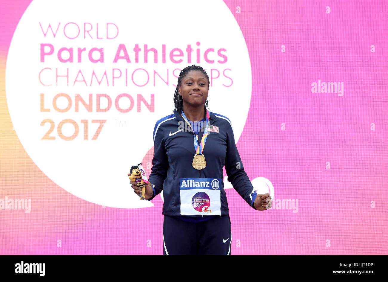 USAS Breanna Clarke mit ihrer Goldmedaille nach der Frauen 400 m-T20 Finale Tag fünf der 2017 Para Leichtathletik-Weltmeisterschaften in London Stadion Stockfoto