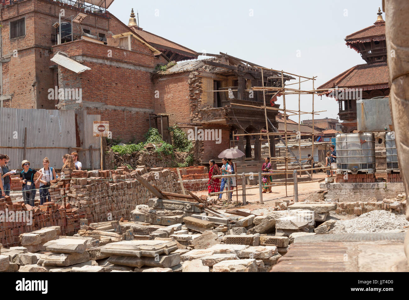 Rekonstruktion und Wiederaufbau nach dem Erdbeben 2015 Dunbar-Platz in Kathmandu, Nepal Stockfoto