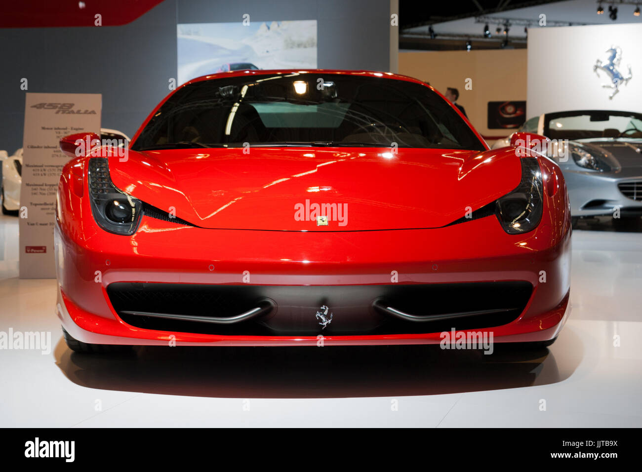 AMSTERDAM - 22. April 2011: Ferrari 458 Italia Sportwagen auf der Motorshow AutoRAI. Stockfoto