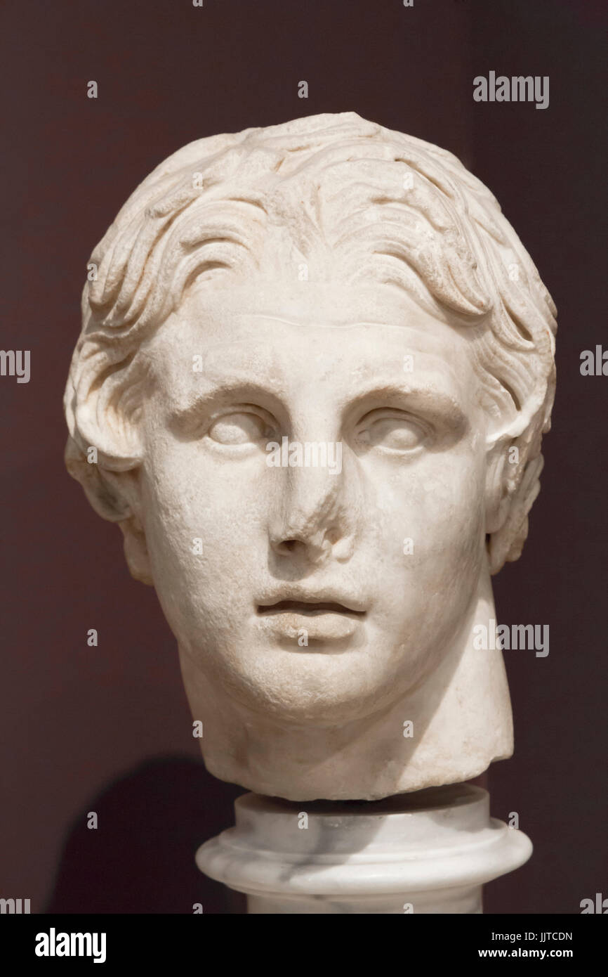 Istanbul, Türkei.  Archäologisches Museum.  Marmor-Kopf Alexanders des großen, 356-323 v. Chr., aus der ersten Hälfte des 2. Jahrhunderts v. Chr., gefunden ein Stockfoto