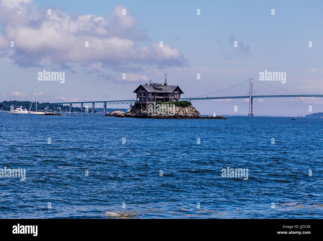 Klarsichtfolie Rock & Cling Rock House, Clingstone, "die Knödel", Narragansett Bay, Jamestown, Rhode Island Stockfoto