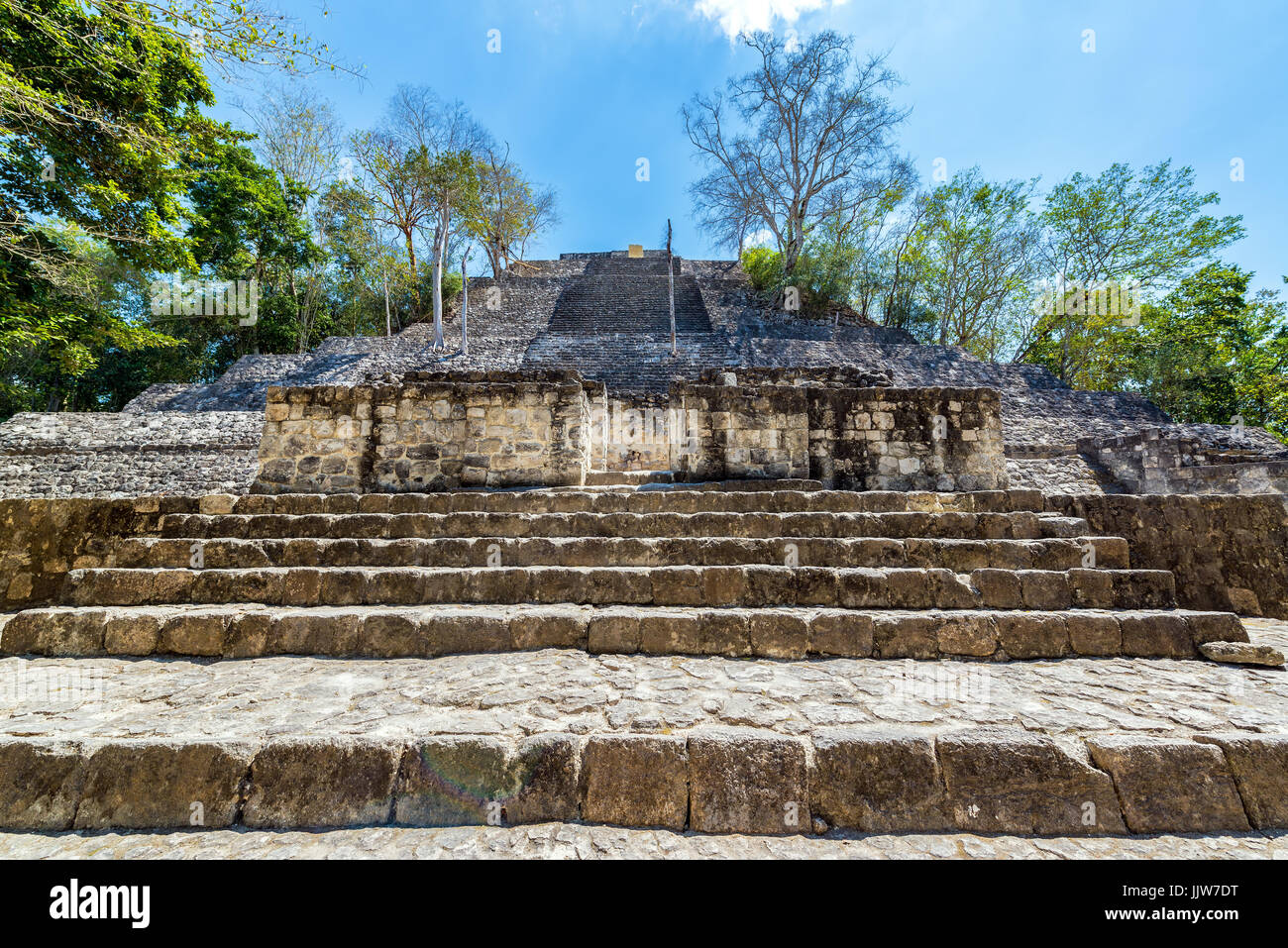 Struktur einer Pyramide in der Maya-Ruinen von Calakmul, Mexiko Stockfoto