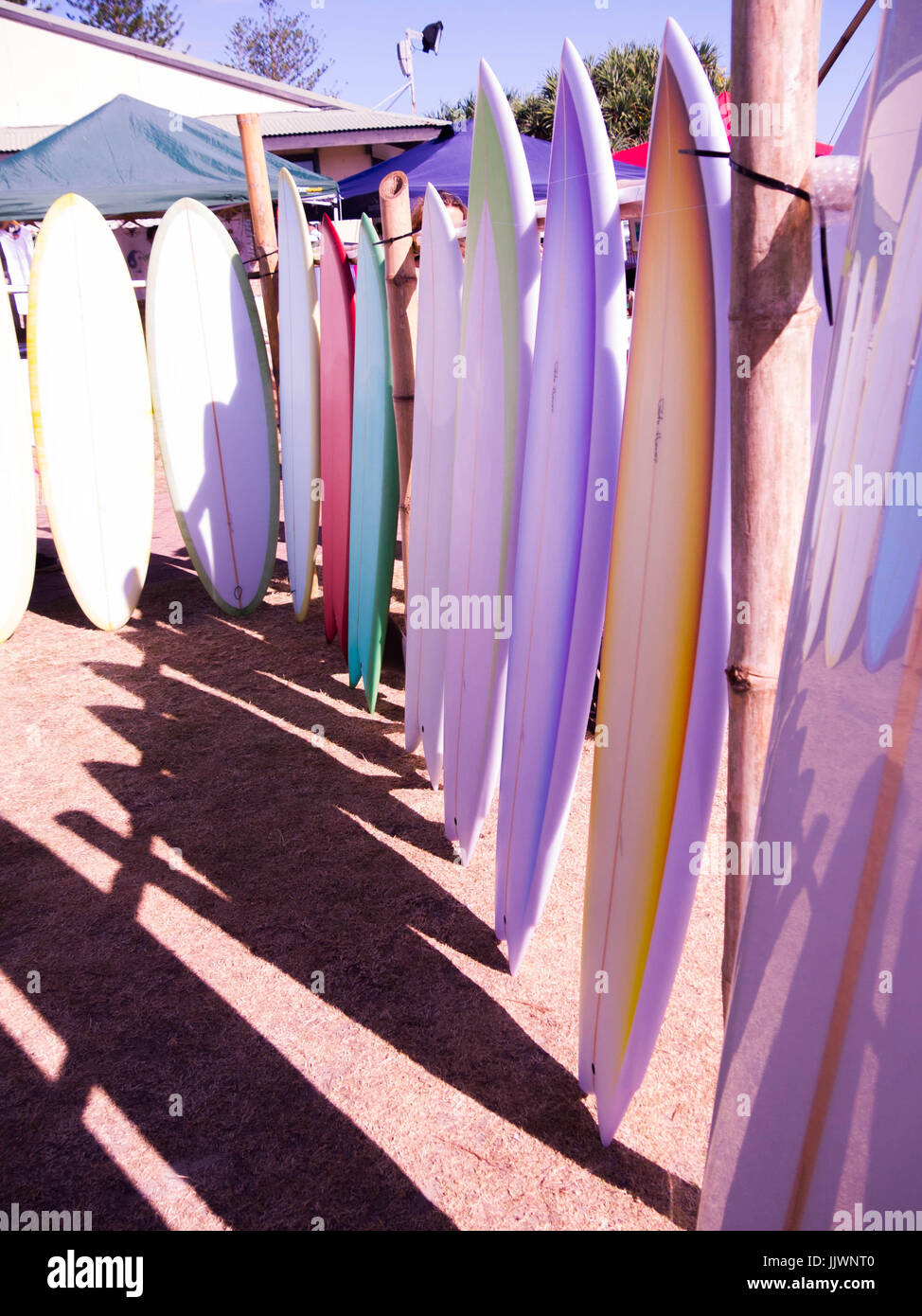 Surfbretter zum Verkauf an Surf-Festival in Byron Bay Stockfoto