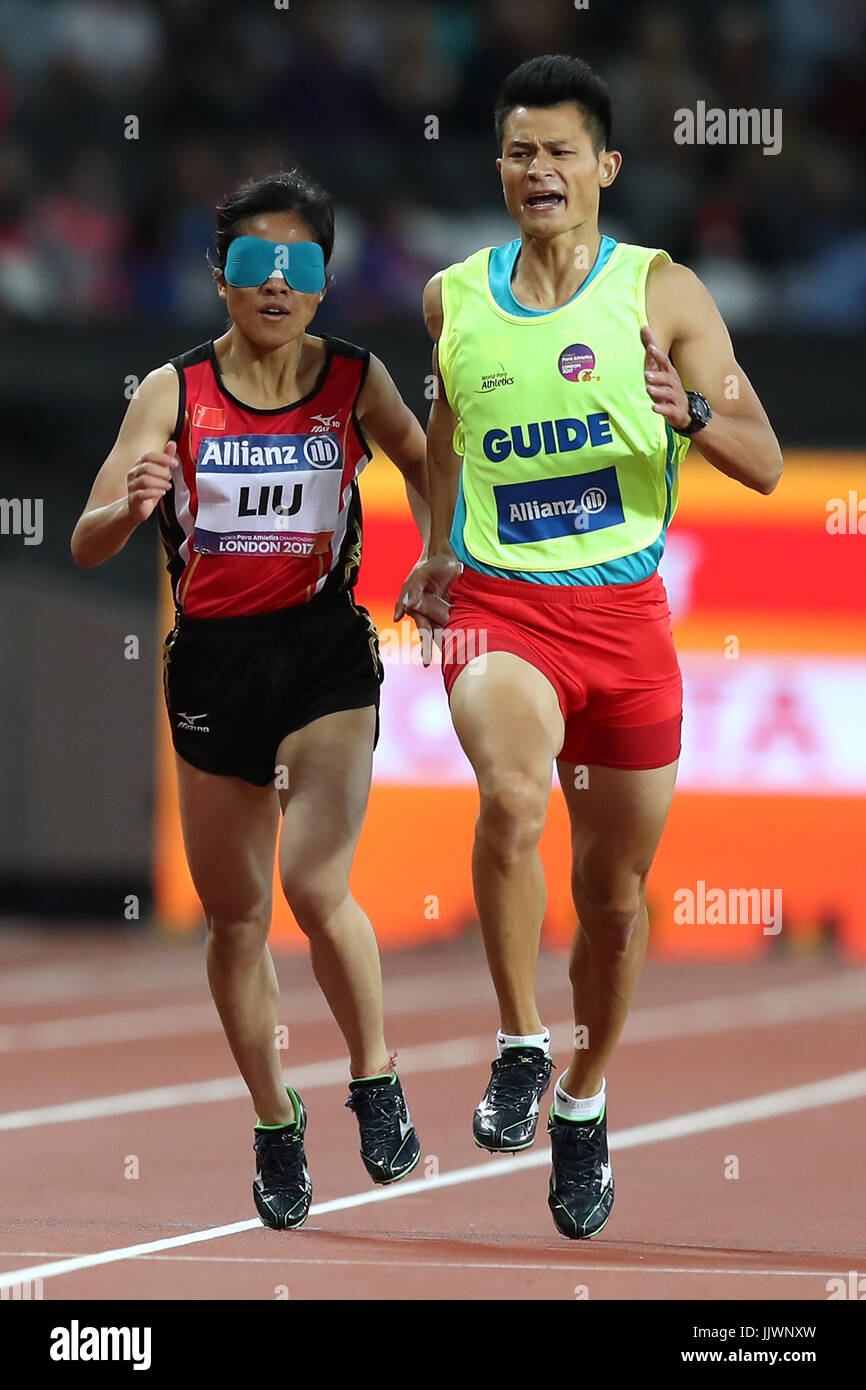 Chinas Cuiqing auf dem Weg zum Gewinn der Frauen 400 m-Finale T11 tagsüber sieben der 2017 Para Leichtathletik-Weltmeisterschaften in London Stadion. Stockfoto