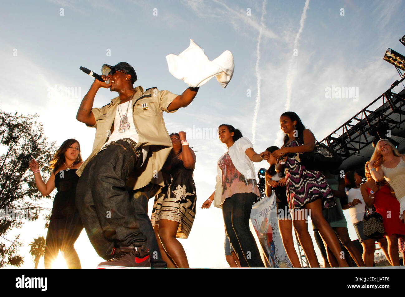 Rapper Shorty Mack spielt Fans Queen Mary für 4. Juli Konzert Long Beach. Stockfoto