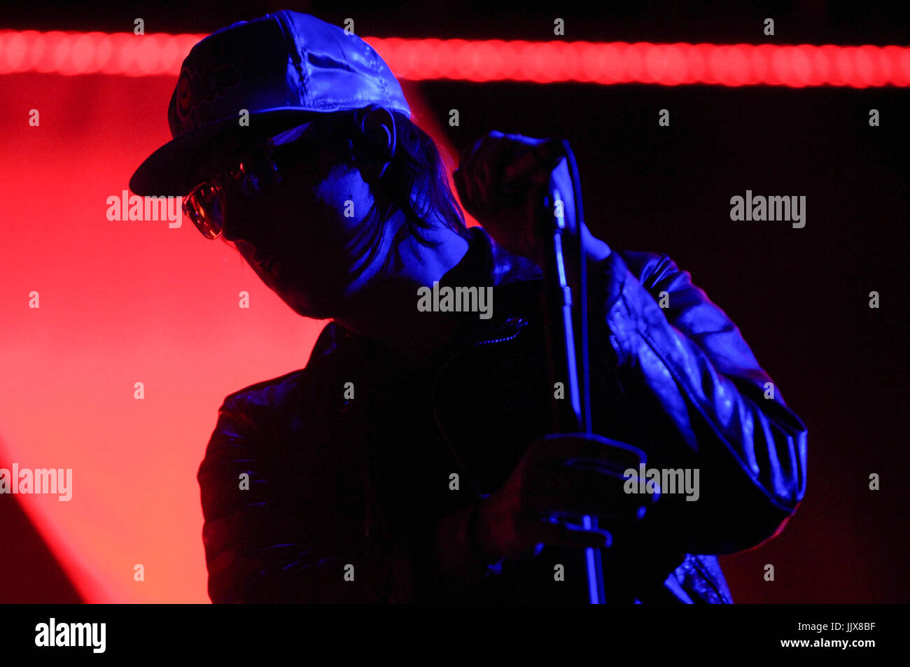 Julian Casablancas Strokes spielt 2011 Coachella Music Festival März 17,2011 Indio. Stockfoto