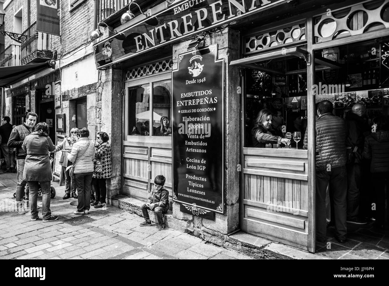 Straße im historischen Zentrum von León, Spanien. Camino de Santiago. Stockfoto