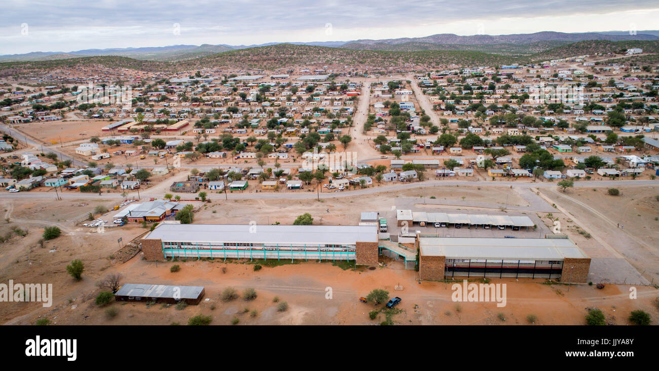 Draufsicht auf die Stadt von Khorixas, befindet sich in der Kunene Region von Namibia, Afrika. Stockfoto