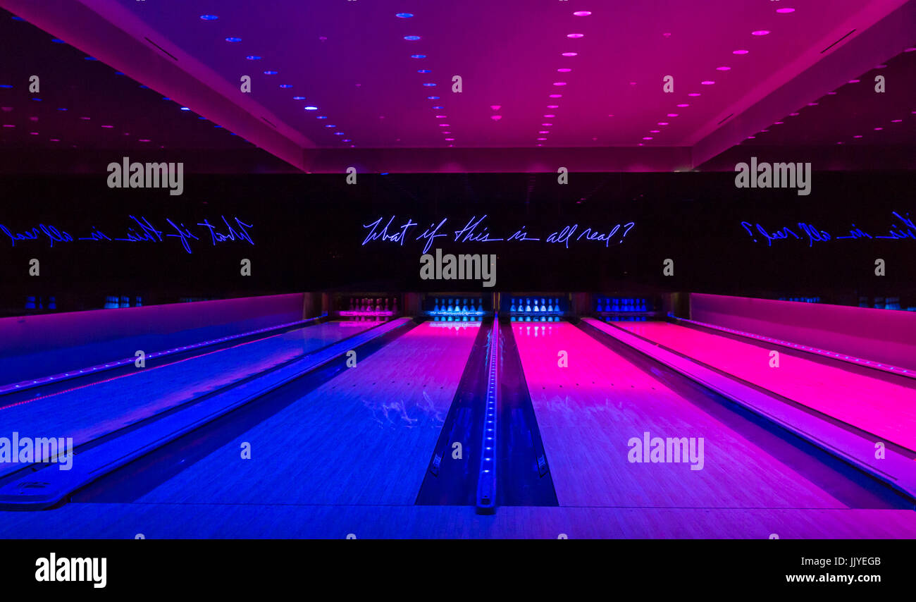 Miami Beach, FL, USA. 20. Juli 2017. MIAMI BEACH, Florida - 20. Juli 2017: Ein Blick auf die Atmosphäre vor Bollare x Cobrasnake Miami schwimmen Woche Opening Party am Miami Beach Edition Keller Credit: Ovidiu Hrubaru/Alamy Live News Stockfoto