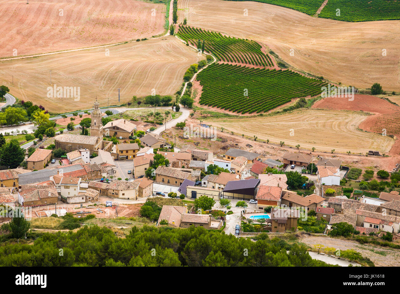 Villamayor de Monjardin Dorf. Tierra Estella Grafschaft. Navarra, Spanien, Europa. Stockfoto