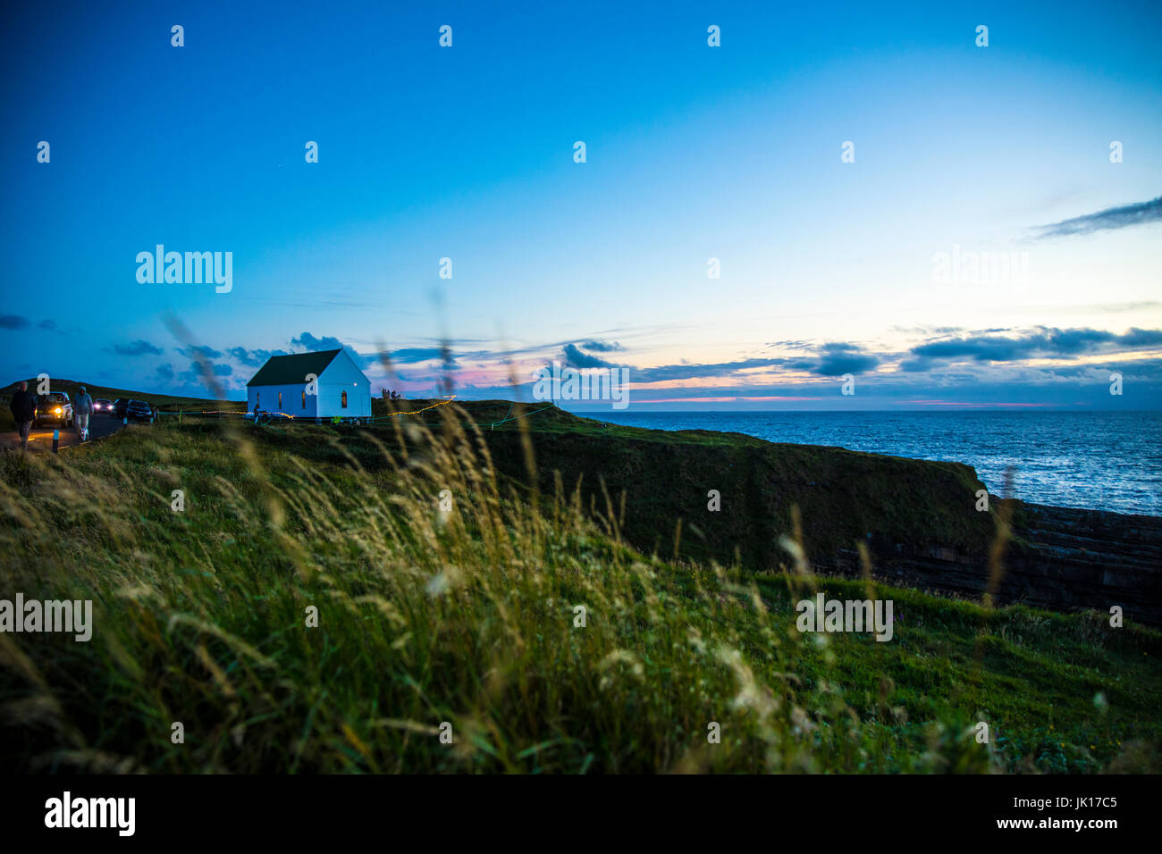 Hochzeitsfeier mit einem wunderschönen Blick auf The Wild Atlantic Way, Mullaghmore Head, County Sligo, Irland Stockfoto