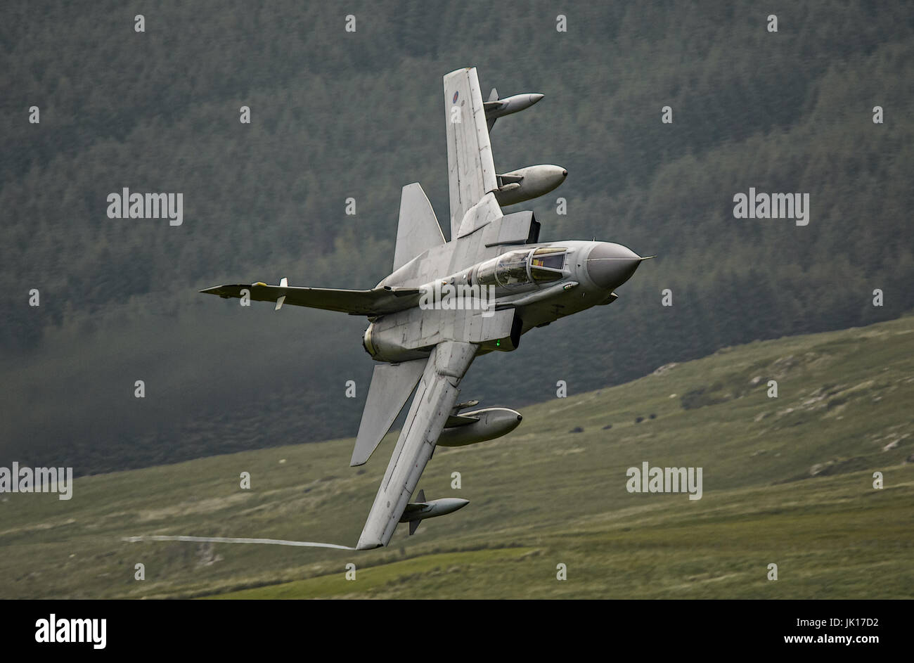 Königliche Luftwaffe Tornado GR4 auf eine Low-Level Trainingsmission. Stockfoto