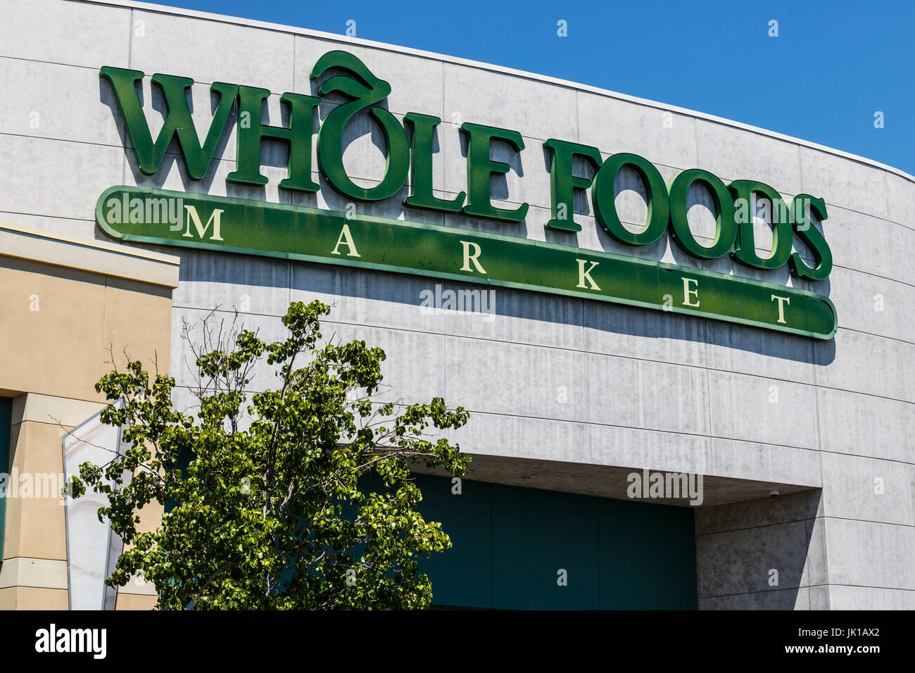 Las Vegas - ca. Juli 2017: Whole Foods Market. Amazon kündigte eine Vereinbarung zum Kauf von Whole Foods für $ 13,7 Milliarden IV Stockfoto