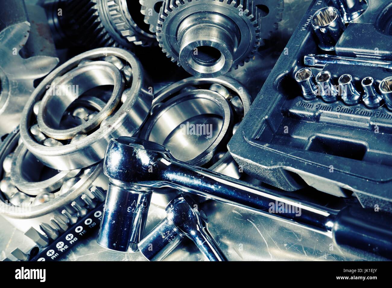 Maulschlüssel Satz mit Getriebe, Zahnräder, Maschinen und technischen Teilen. Stockfoto