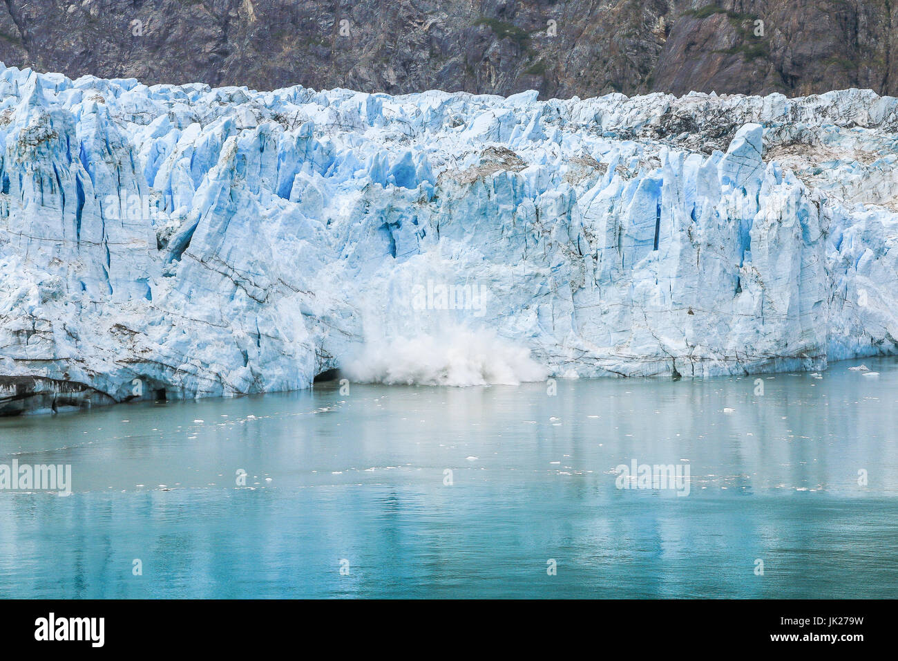Glacier Bay in Alaska. Eis, Kalben Margerie Gletscher im Glacier Bay National Park. Stockfoto