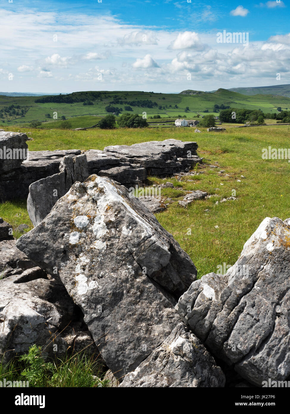 Blick auf Bauernhaus am Winskill aus Kalkstein in Winskill Steinen Stainforth Ribblesdale Yorkshire Dales England Stockfoto