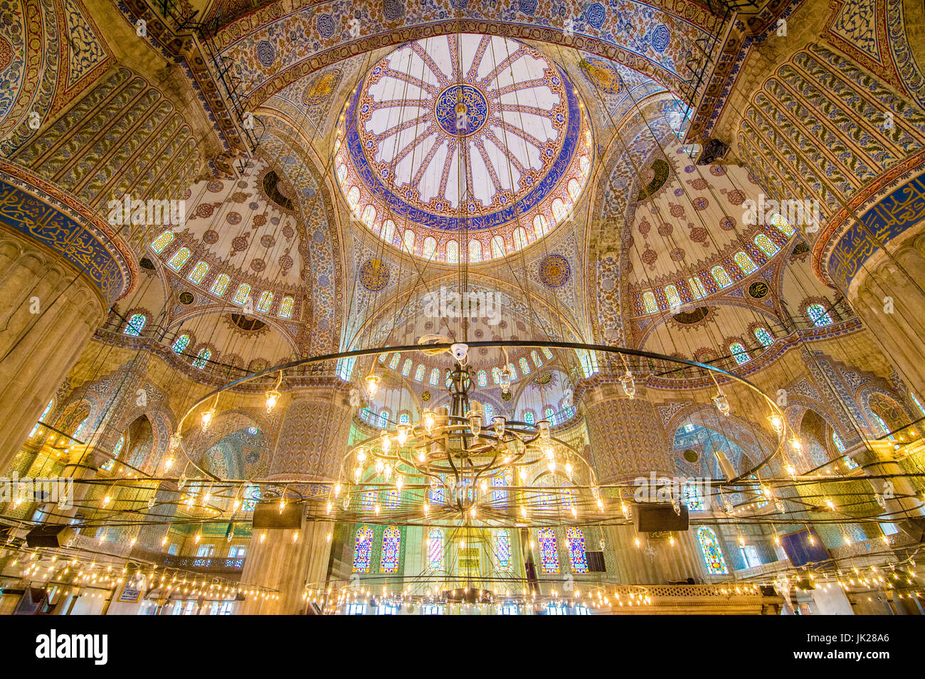 Das Innere der Sultan Ahmed Mosque (blaue Moschee) in Istanbul, Türkei. Stockfoto