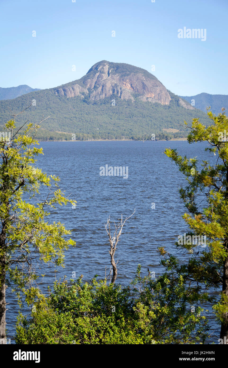 Mount Greville und Lake Moogerah, Moogerah Peaks National Park, in der Nähe von Aratula, Queensland, Australien Stockfoto