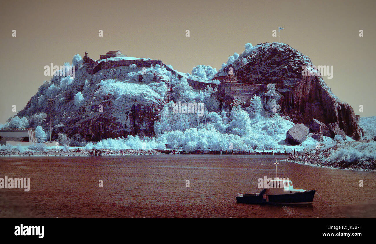Dumbarton Rock Infrarot bildliche malerische Schuss Stockfoto