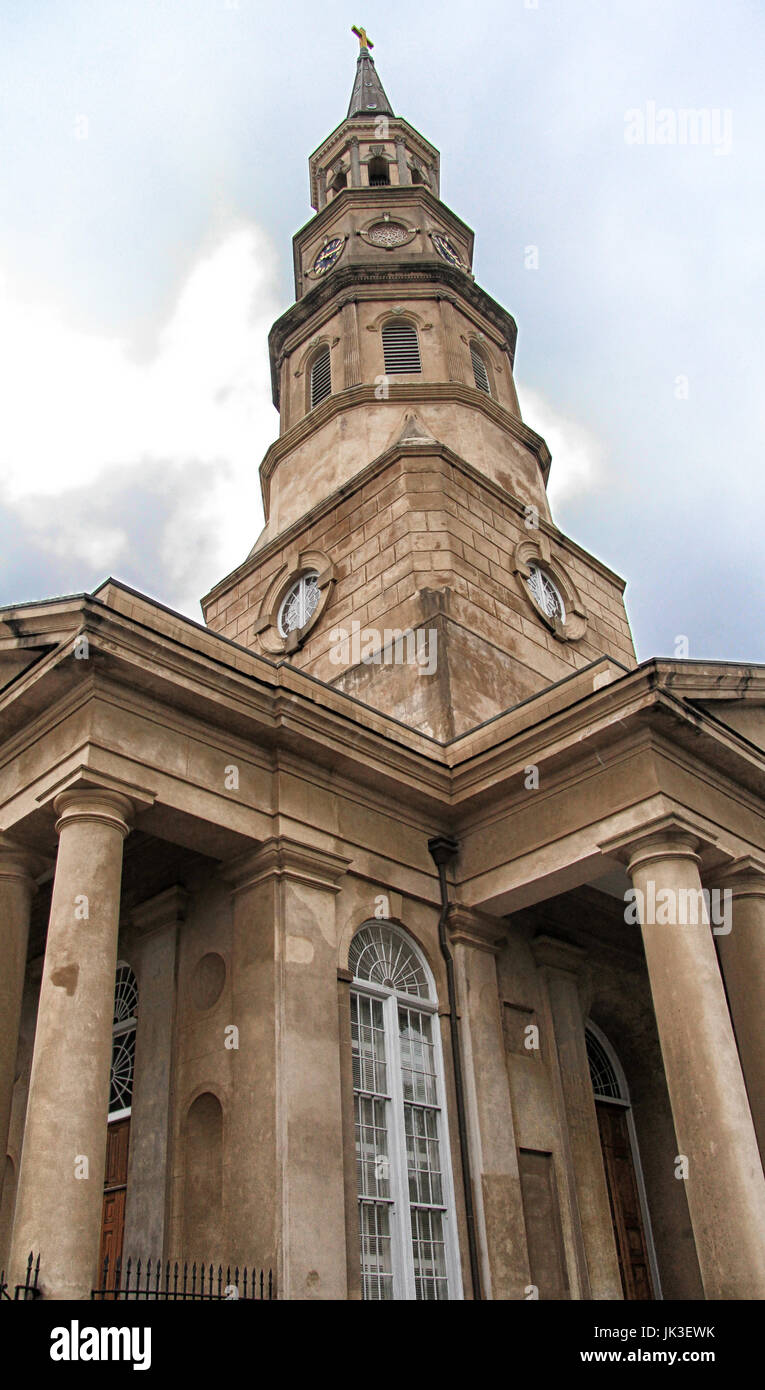 St. Phillips Episcopal Church Steeple Innenstadt von Charleston South Carolina Stockfoto