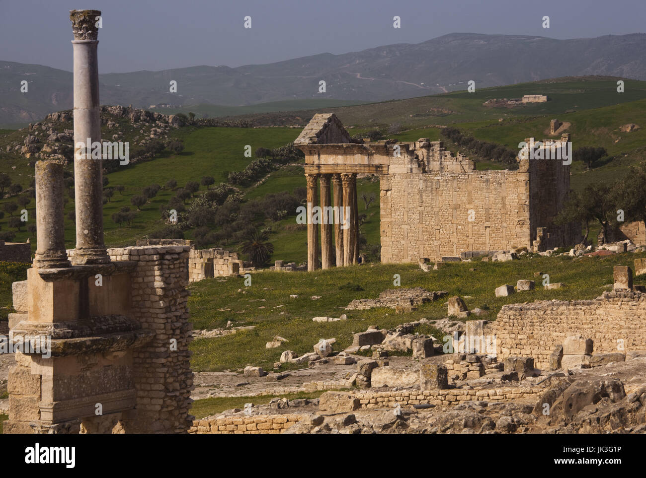 Tunesien, Central Western Tunesien, Dougga, Römerzeit Stadt Ruinen, UNESCO-Website, The Capitole Platz der Winde Stockfoto