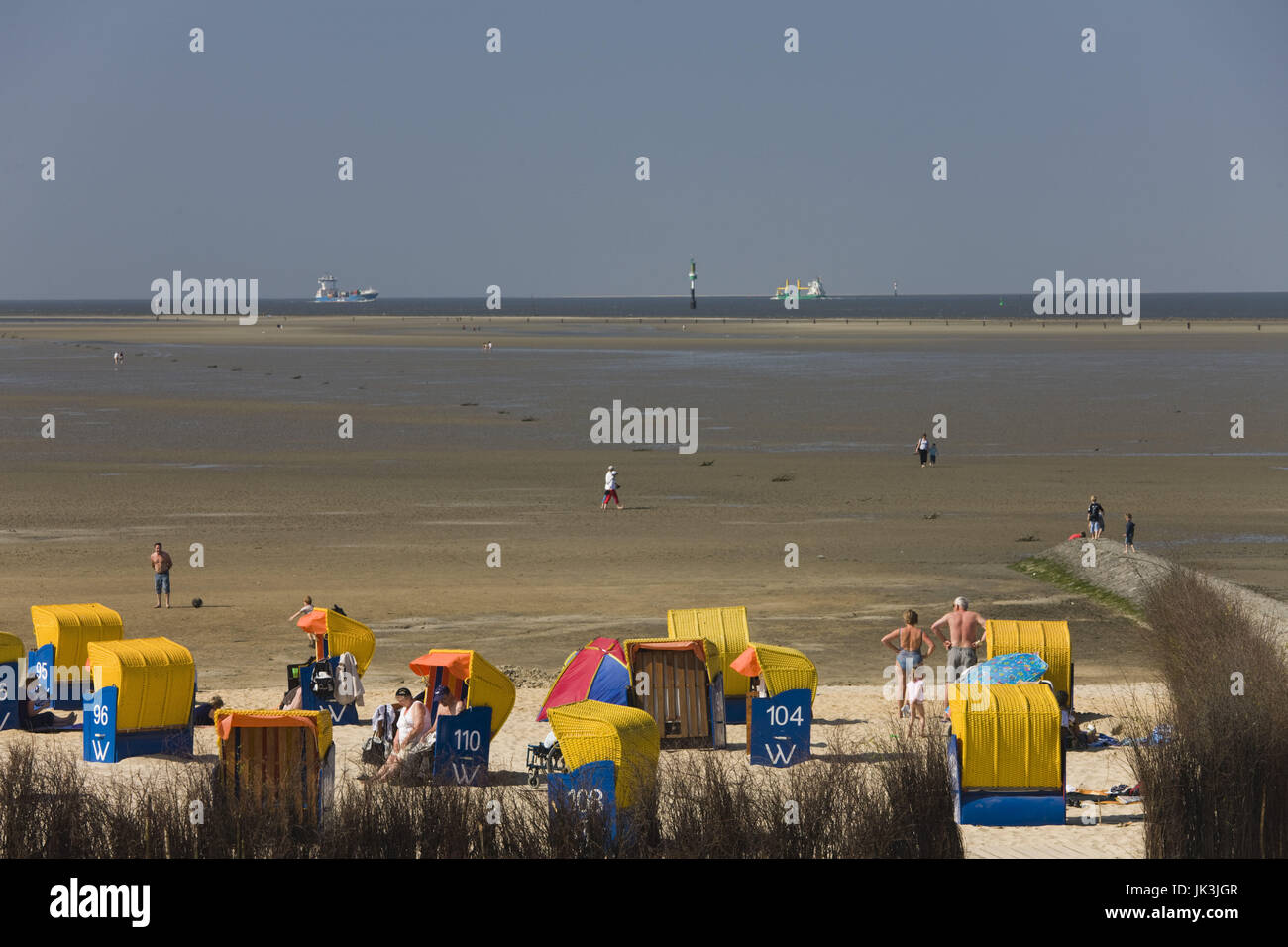 Deutschland, Niedersachsen, Cuxhaven, Strandkörbe, Stockfoto