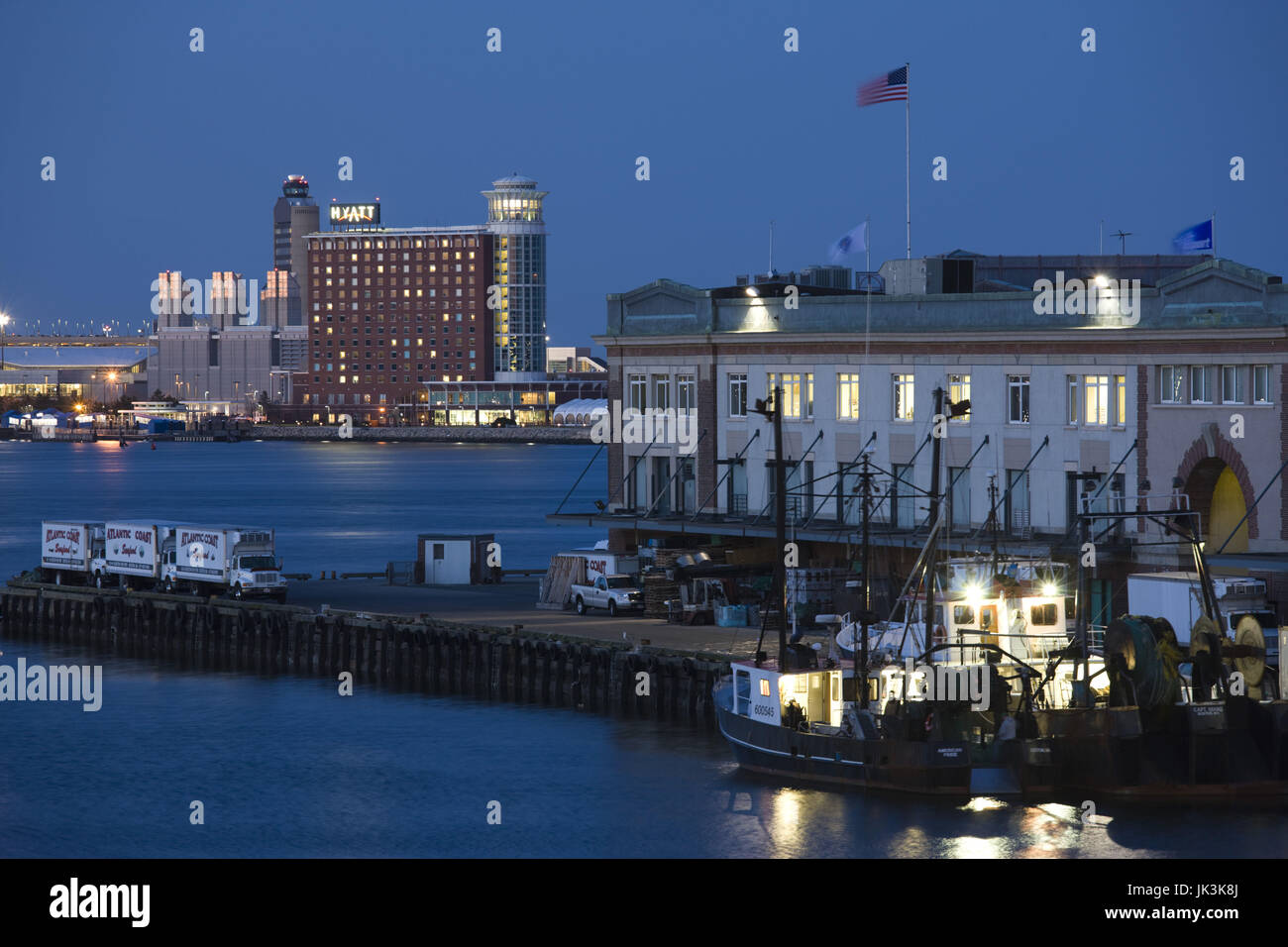 USA, Massachusetts, Boston, Massachusetts Fish Pier und Flughafen Hyatt hotel Stockfoto