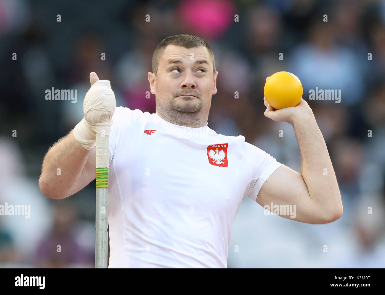 Polens Damian Mrzyglocki konkurriert die Männer Kugelstoßen F53 Final tagsüber acht der 2017 Para Leichtathletik-Weltmeisterschaft in London Stadium. Stockfoto