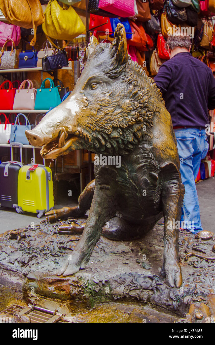 Il Porcellino Bronze Brunnen eines Ebers am Mercato Nuovo in Florenz Italien Stockfoto