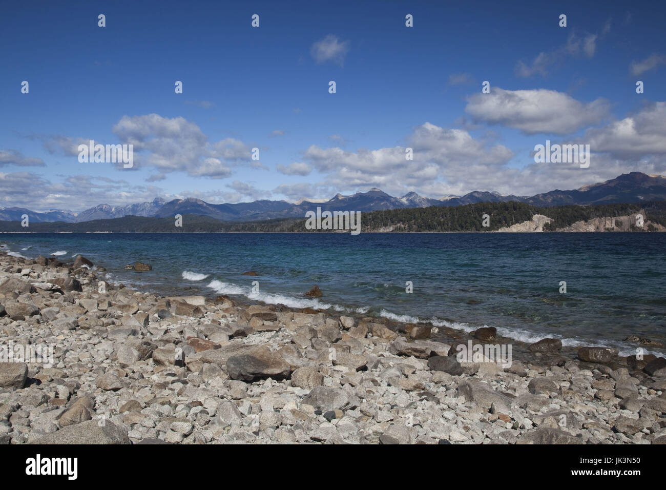 Argentinien, Provinz Neuquen, Lake District, North Shore von See Nahuel Huapi, Strand entlang Brazo Huemul Stockfoto