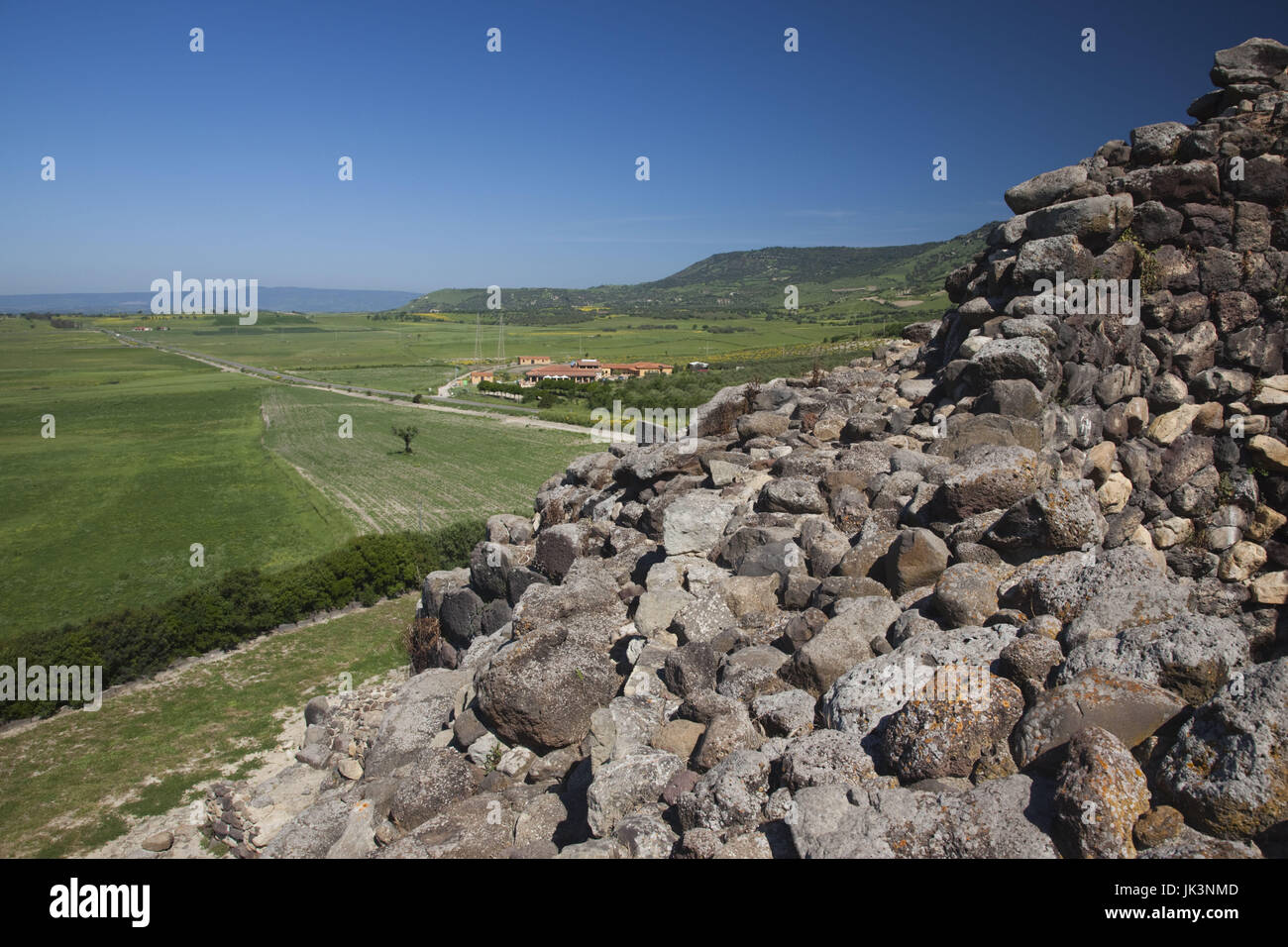 Italien, Sardinien, La Marmilla Region, Barumini, Nuraghe Su Nuraxi, UNESCO-Weltkulturerbe Stadt 12:00 Stockfoto