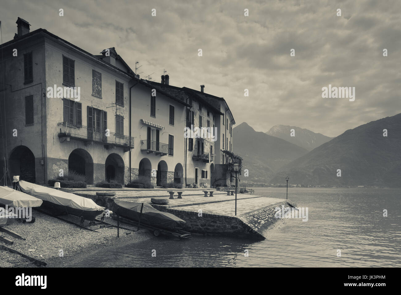 Italien, Lombardei, Seen, Comer See, Santa Maria Rezzonico, Häuser am See Stockfoto
