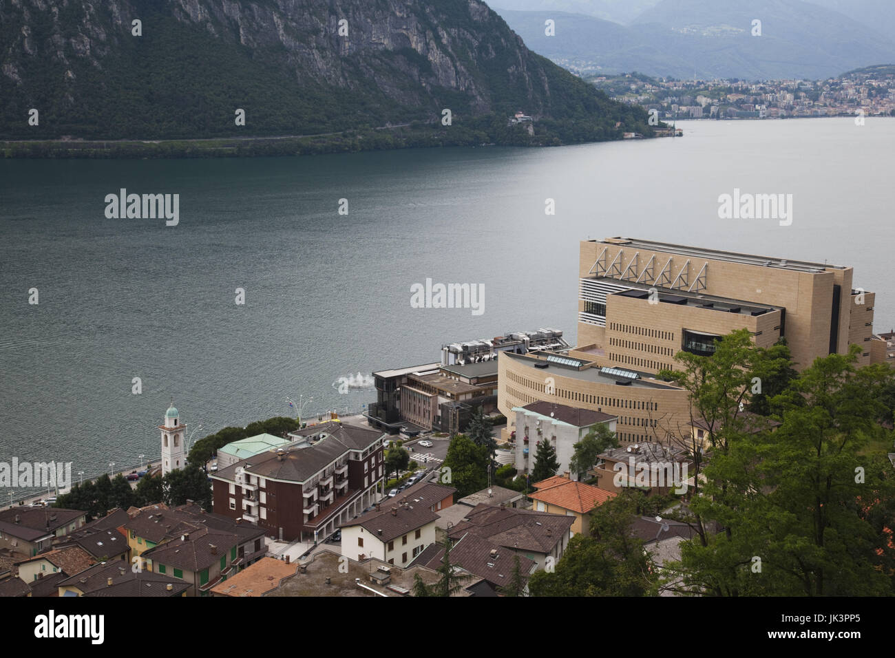 Italien, Lombardei, Lago di Lugano, Campione DItalia Casino di Campione, Mario Botta, Architekt, erhöhte Ansicht Stockfoto