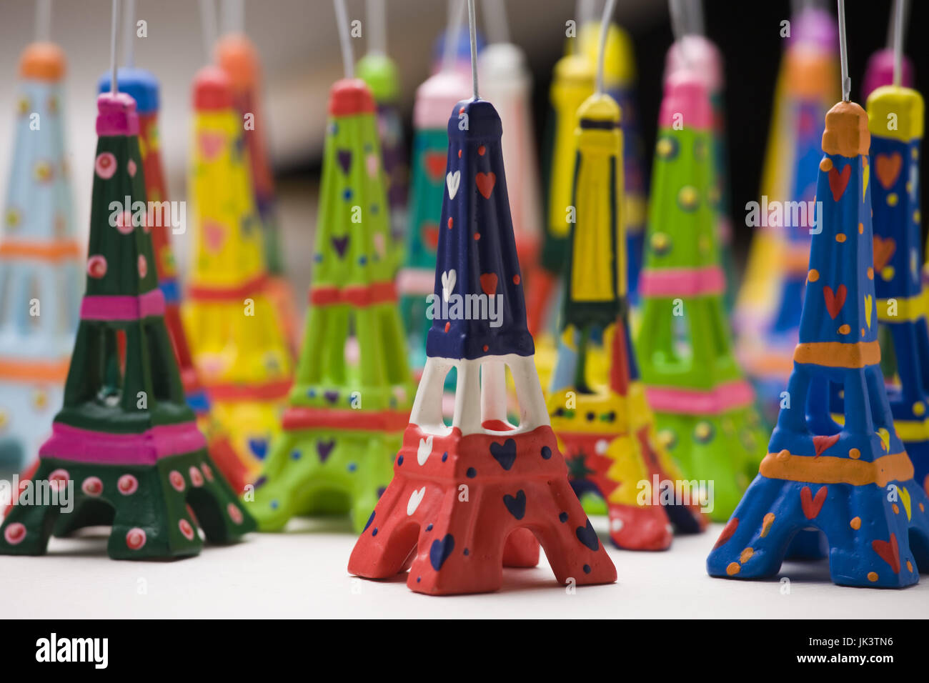 Frankreich, Paris, Miniatur Eiffeltürmen Stockfoto