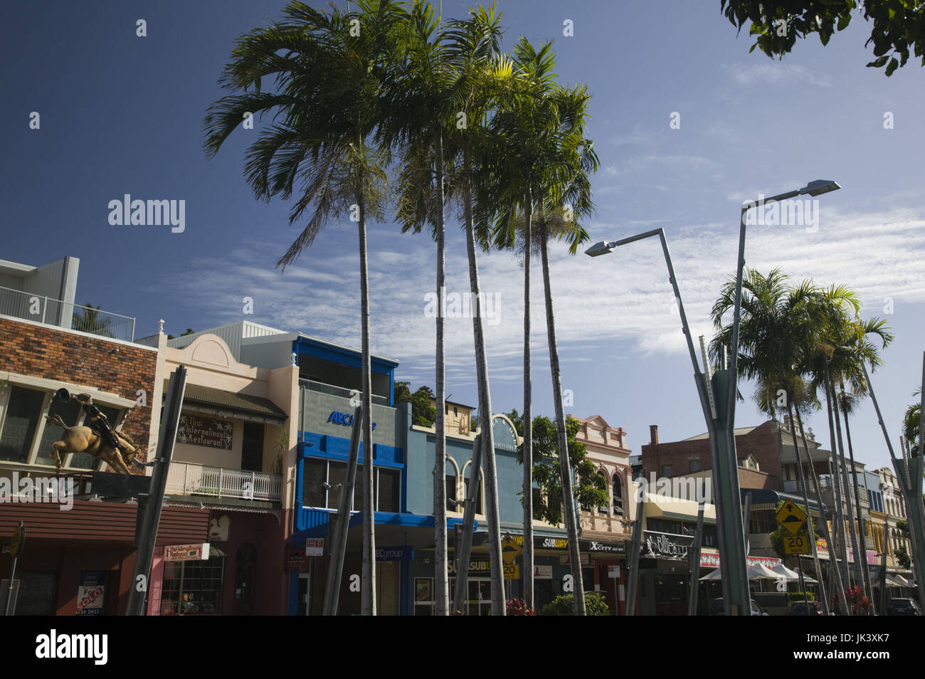 Australien, Queensland, Nordküste, Townsville, Gebäude entlang Flinders Street East, Townsville Entertainment District, Stockfoto