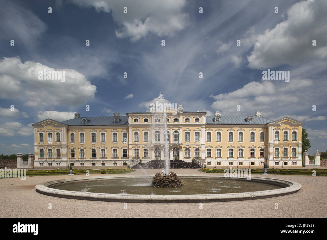 Lettland, südlichen Lettland, Semgallens Region, Pilsrundale, Schloss Rundale, b. 1740, Bartolomeo Rastrelli, Architekt, außen Stockfoto