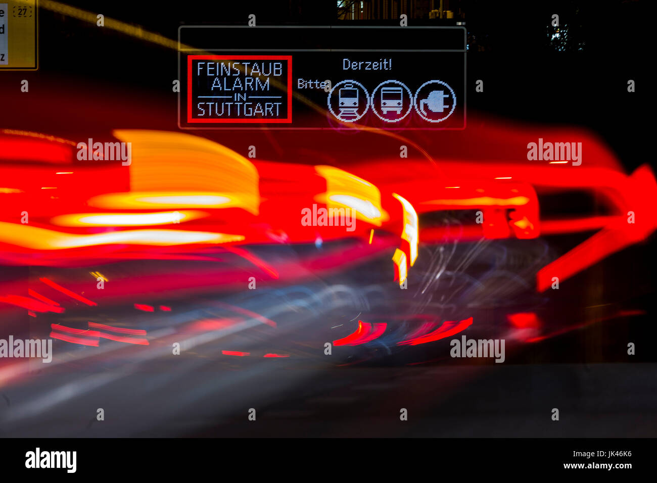 Umweltverschmutzung aufmerksam zu machen. Auf Deutsch "Stadt" Stuttgart, die Luftverschmutzung hat schädliche Niveaus erreicht. Stockfoto