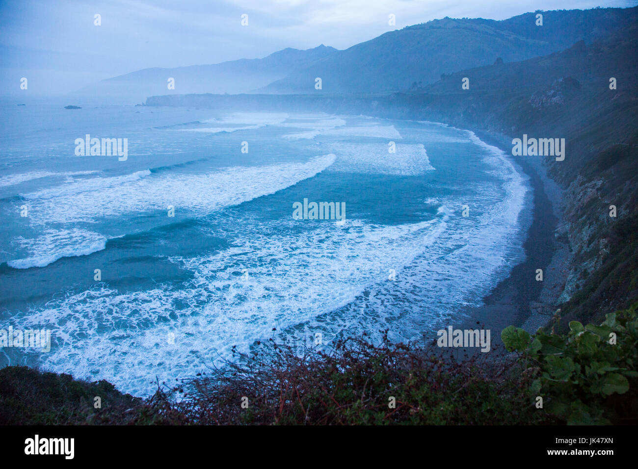 Malerische Aussicht auf Strand und Klippen Stockfoto